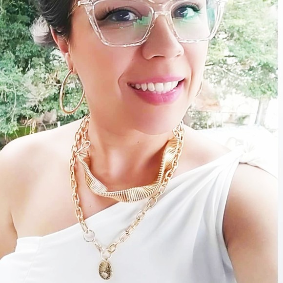 Choker Torcido em Alumínio Dourado, Bijuteria.