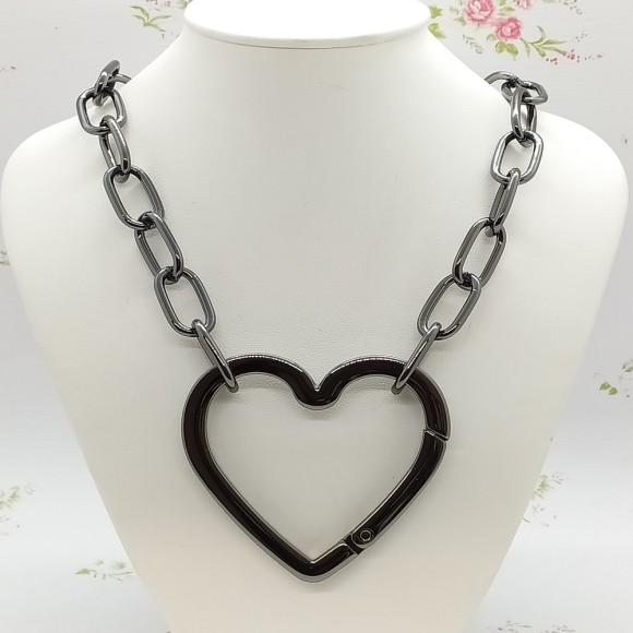 Choker Correntaria com Chaveiro Coração 